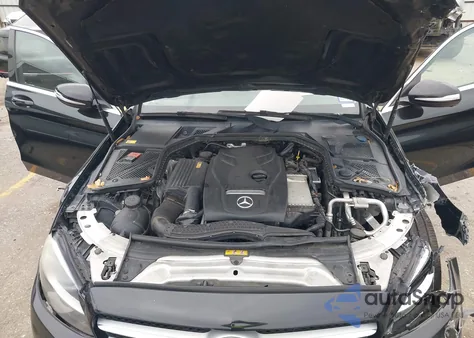 2015 Mercedes-Benz C 300 z USA, uszkodzony, nr VIN 55SWF4JB3FU055907